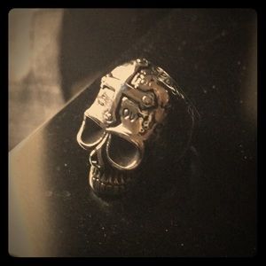 Size 7 stainless steel skull ring